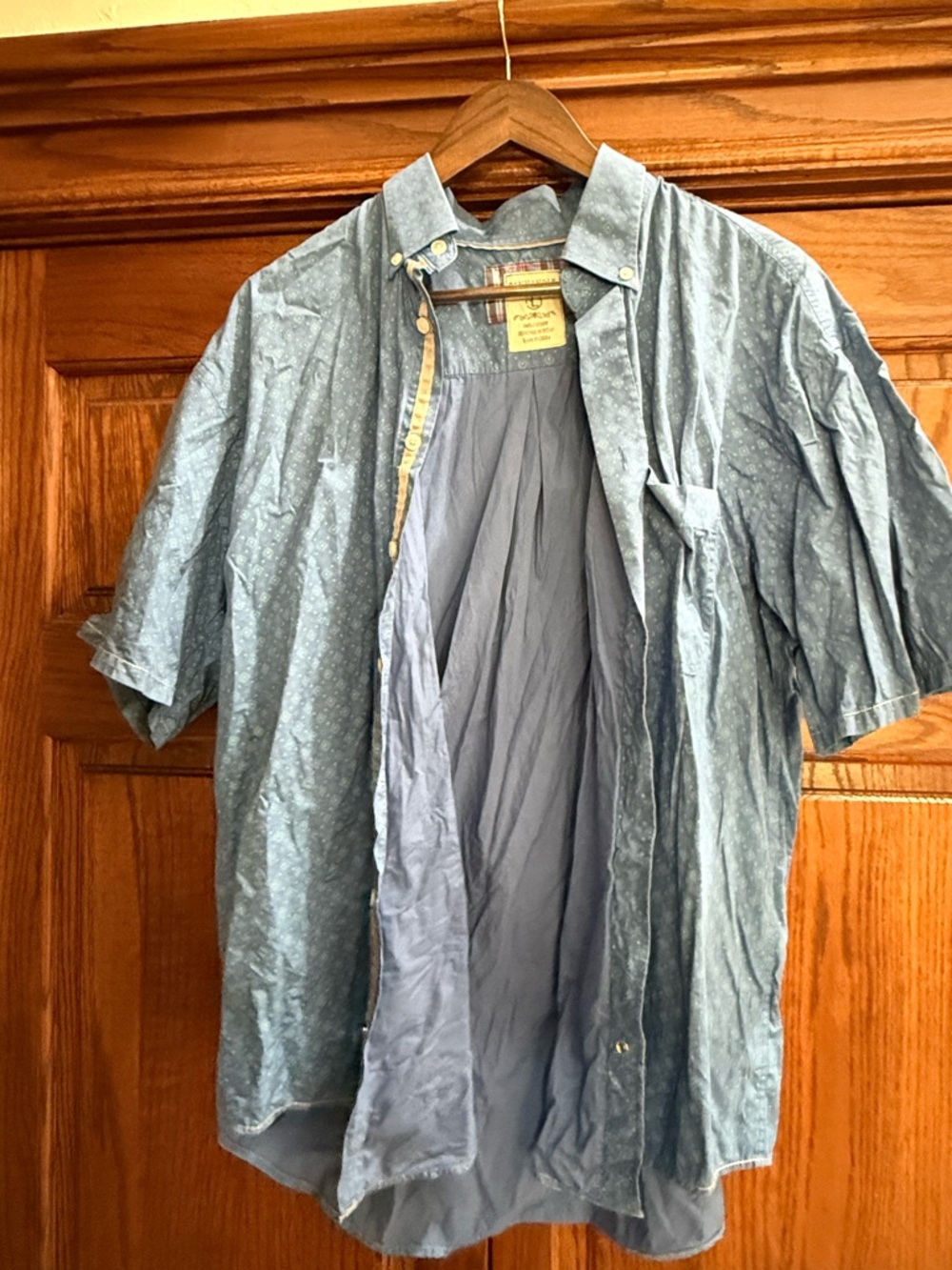 Men's Blue Short-Sleeve Button-Up Shirt - Casual Patterned